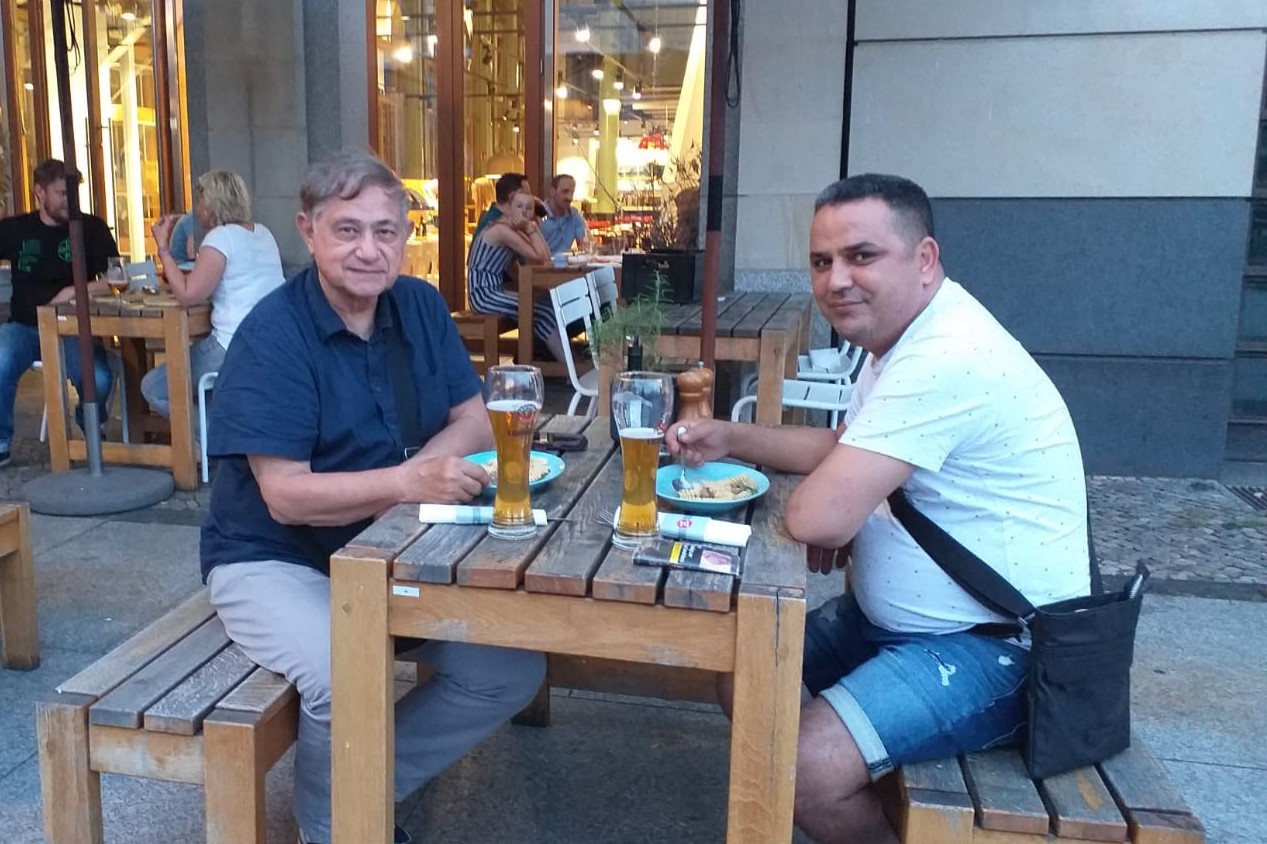 20211004 Maatjes Youssef en Frans verruilden de koffie van de HEMA voor speciaalbier in Berlijn 3 2