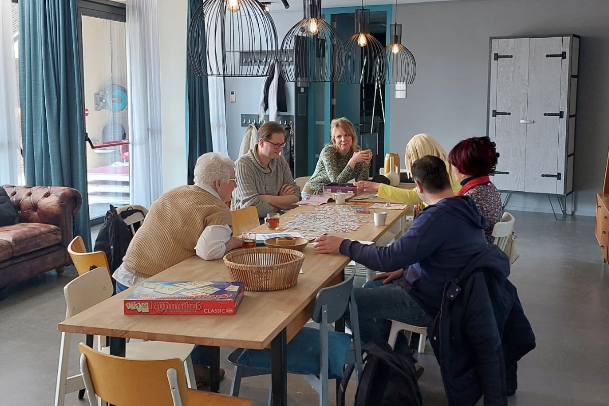 20230503 Mensen leven op in nieuw zelfregiecentrum in Olst 3 2